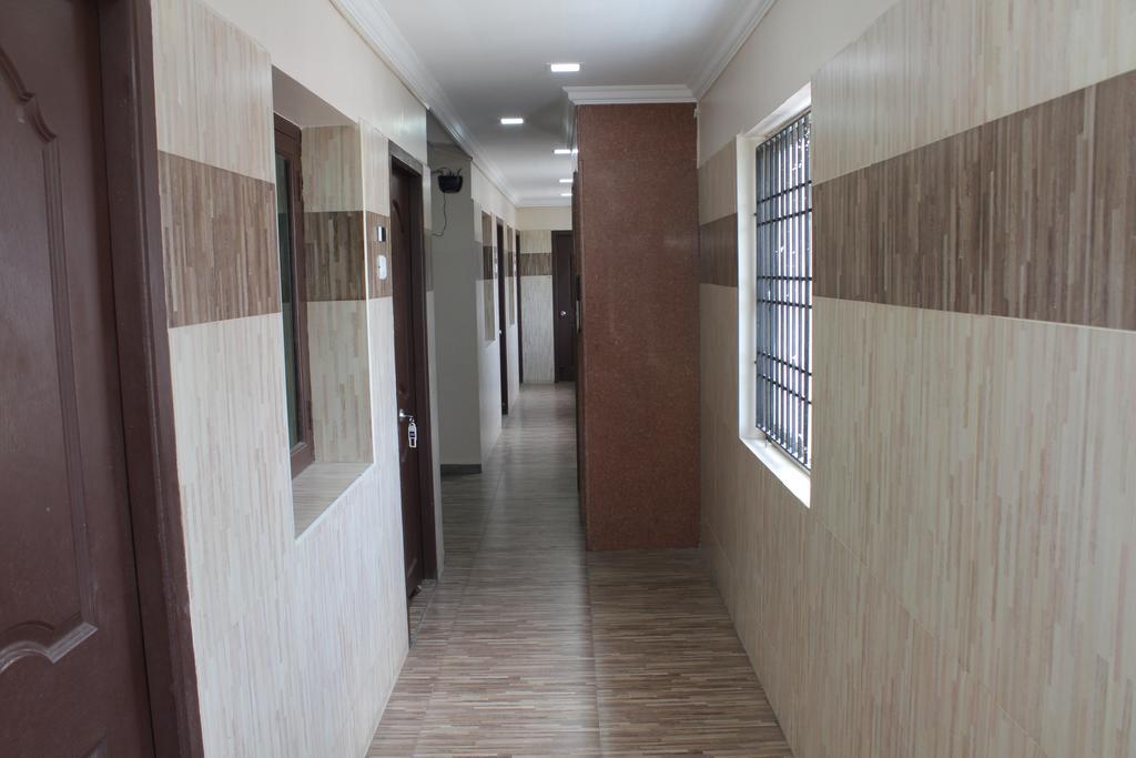 R B Residency Hotel Chennai Bagian luar foto