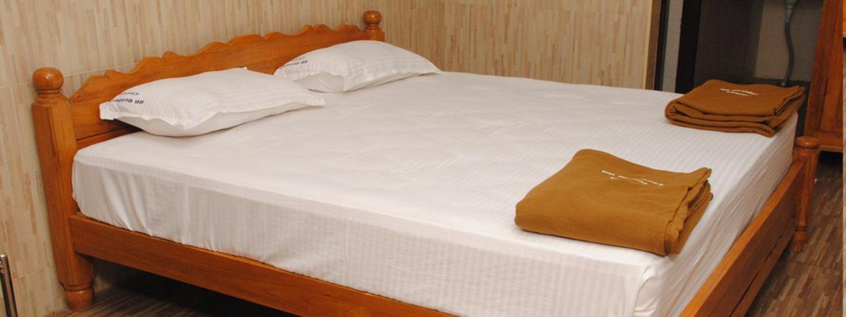 R B Residency Hotel Chennai Bagian luar foto
